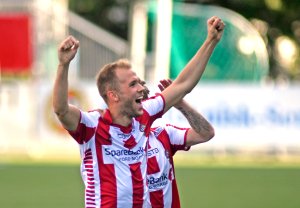 Tromsø-Raufoss. Tromsøs Lasse Nilsen scorer mål. Følges av Ruben Yttergård Jenssen og Daniel Berntsen. Foto: Rune Stoltz Bertinussen / NTB