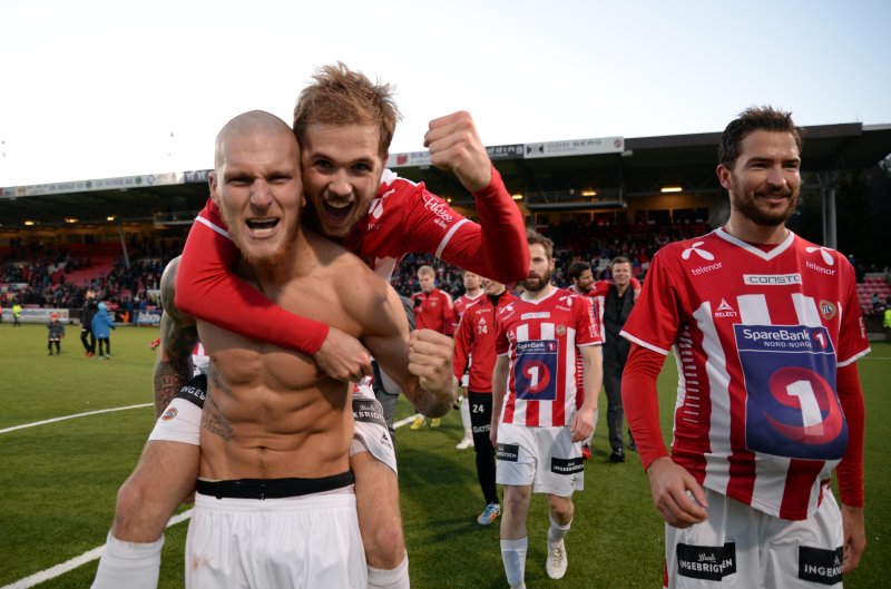 Zdeněk Ondrášek, Lasse Nilsen og Jonas Johansen jubler etter opprykket til Eliteserien i 2014.